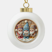 Whimsical Winter Gnomes" - Feestelijke Houten Keramische Bal Ornament (Voorkant)