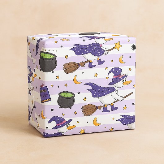 Whimsical Witch Duck & Spells Naadloze Patroon Cadeaupapier