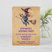 Whimsical Witch Flying Broom Girl Verjaardagsfeest Kaart (Staand voorkant)