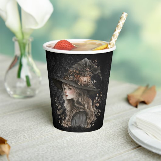 Whimsical Witch on Black Damask Papieren Bekers (Insitu)