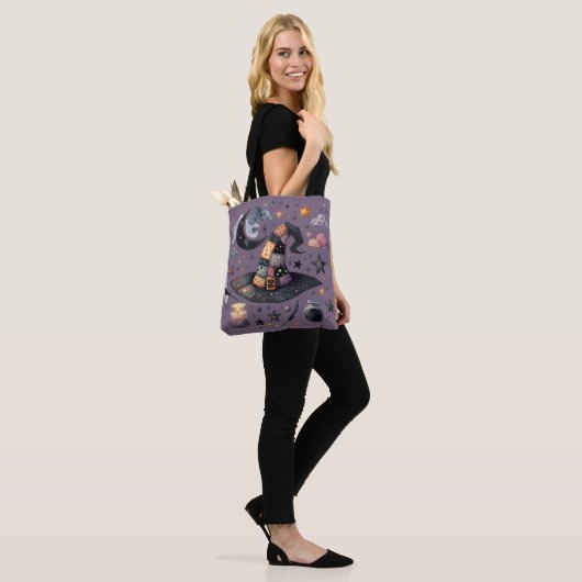 Whimsical Witch Pet en hemelse magie Tote Bag (Op model)