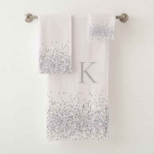 Whimsical zilveren glitter op wit monogram bad handdoek (Insitu)