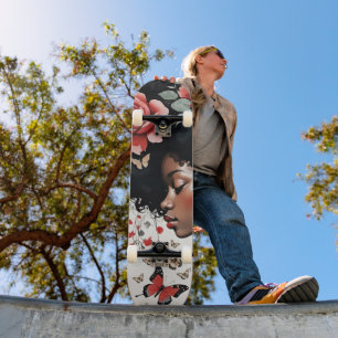 Whimsical zwart meisje met rozen en vlinders persoonlijk skateboard