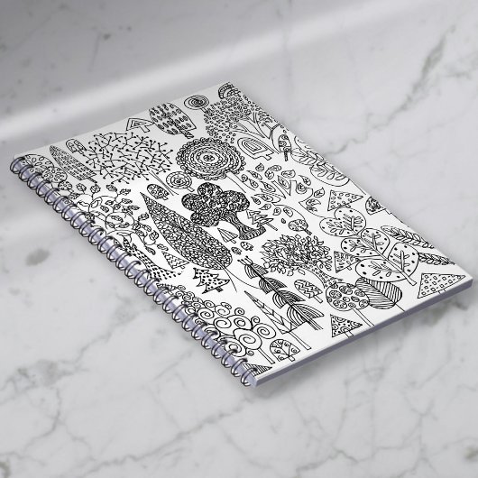 Whimsical zwart-wit decoratieve bomen patroon notitieboek