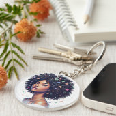 Whimsical zwarte vrouw met bloemversierde afro sleutelhanger (Voorkant Rechts)