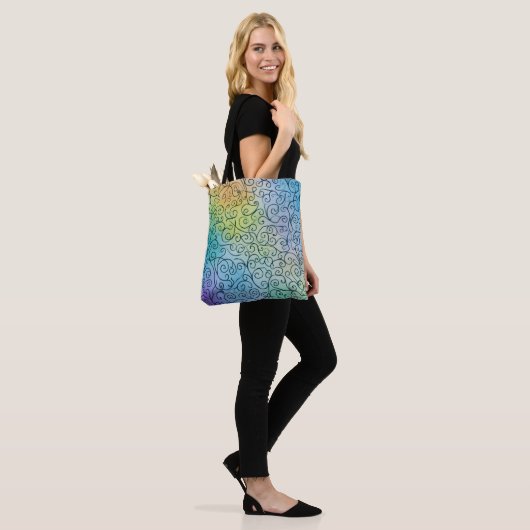 Whimsical zwarte wervelpatroon Abstract Kleurrijk Tote Bag (Op model)