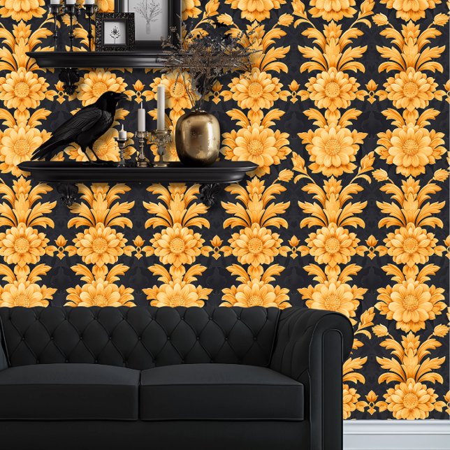 Whimsigoth Gouden Bloemen op Zwart Behang (Whimsigoth Yellow Floral Damask on Black wallpaper behind a black couch.)