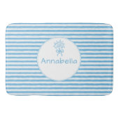 Whimsische blauwe witte streep preppy monogram badmat (Voorkant)