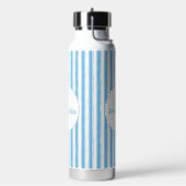 Whimsische blauwe witte streep preppy monogram waterfles (Links)