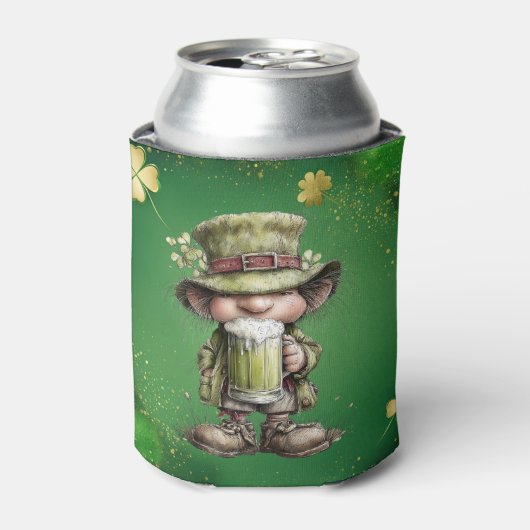 Whimsische illustratie van een kabouter blikjeskoeler (Blikje Voorkant)