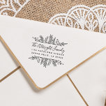 Whimsy Hand-draw Family Return-adres Zelfinktende Stempel<br><div class="desc">Aangepast botanisch retouradres, rubberen stempel met witte, met de hand getekende bladeren waarin een scriptlettertype en een modern sans-serif lettertype worden gemaakt. Klik op "Deze sjabloon personaliseren" en voeg uw familienaam en adresgegevens toe en verplaats het ideale ontwerp voor u. Sta op als je je post verstuurt! Beschikbaar met 9...</div>