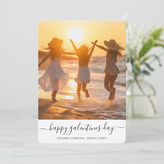 Whimsy Script Beach Foto Galentines Day Kaart (Staand voorkant)