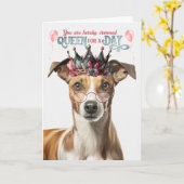 Whippet Hond Koningin Dag Grappige Verjaardag Kaart (Gele Bloem)