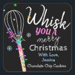Whisk je een vrolijke kerst bakken vierkante sticker<br><div class="desc">Een kleurrijke vakantie vierkante sticker met een "Whisk you a Merry Christmas" kleurrijke kerstverlichting en sneeuwvlokken ontwerp. Deze vakantie sticker is beschikbaar om te worden gepersonaliseerd op de bodem met naam en gebakken goede info.</div>