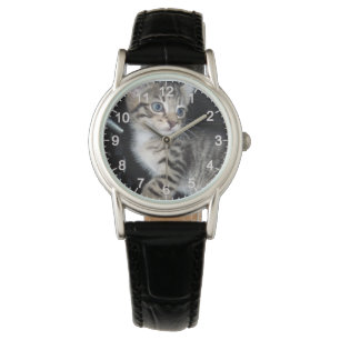 Whiskers of Trouble: Het ondeugende Tabby Kitten Horloge