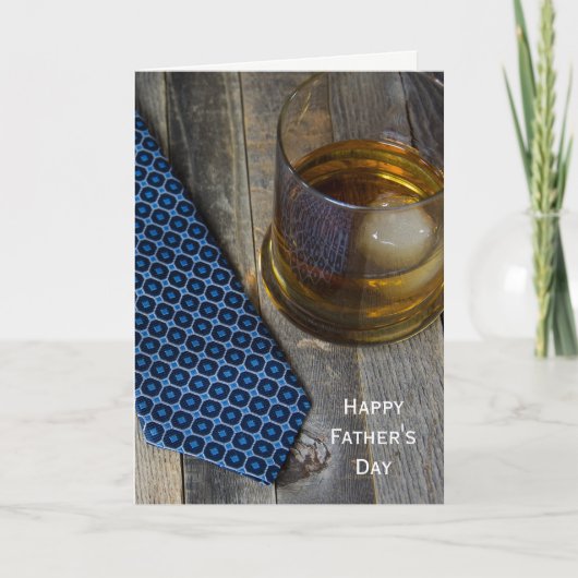 whiskey drink en necktie op hout kaart (Voorkant)