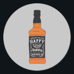 Whiskey Fles 21st Birthday Whiskey Lovers Ronde Sticker<br><div class="desc">Vier een 21e verjaardag in stijl of geef een feestje voor je favoriete whiskydrinker met deze leuke stickers. Ze zijn voorzien van een handgetekende stijlillustratie van een whiskeyfles met een zwart-wit label en uw eigen aangepaste tekst op het etiket. Het is gemakkelijk om deze stickers te personaliseren met behulp van...</div>
