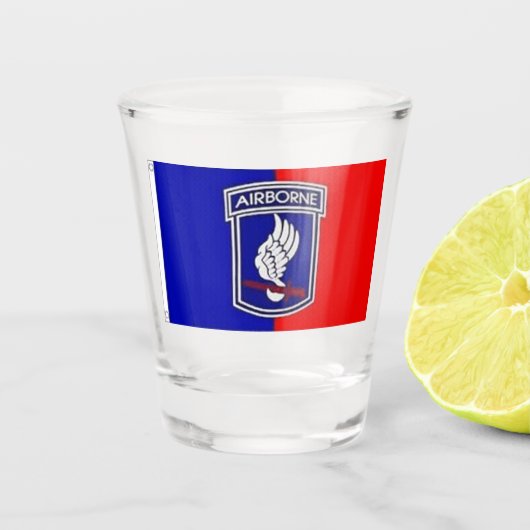 Whiskey-trommel met 173 Airborne flag design Shot Glas (Voorkant)