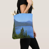 Whiskeytown Lake in Summer..... Tote Bag (Dichtbij)