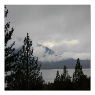 Whiskeytown Lake met de mistende mist... Poster
