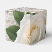 Whisper of Elegance: Rozen kant en tijdloze geloft Bedankdoosjes (Achterkant)