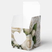Whisper of Elegance: Rozen kant en tijdloze geloft Bedankdoosjes (Geopend)