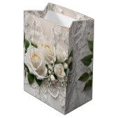 Whisper of Elegance: Rozen kant en tijdloze geloft Medium Cadeauzakje (Achterkant Gekanteld)