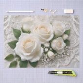 Whisper of Elegance: Rozen kant en tijdloze geloft Tissuepapier (Craft)