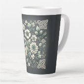 Whispered Clover Knotwork Garden Latte Mok (Rechterhoek)