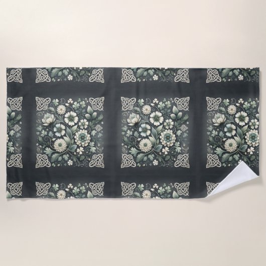 Whispered Clover Knotwork Garden Strandlaken (Voorkant)