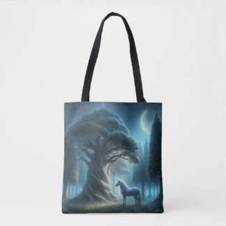 Whispering Secrets: Eenhoorn en de oude bomen Tote Bag