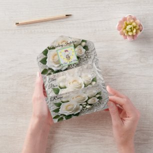 Whispers of Elegance: Roos Lace, en tijdloze gelof All In One Uitnodiging