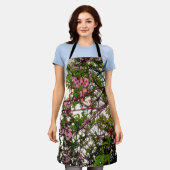 Whispers of Spring: Waterverf Roze Bloesemboom Schort (Gedragen)