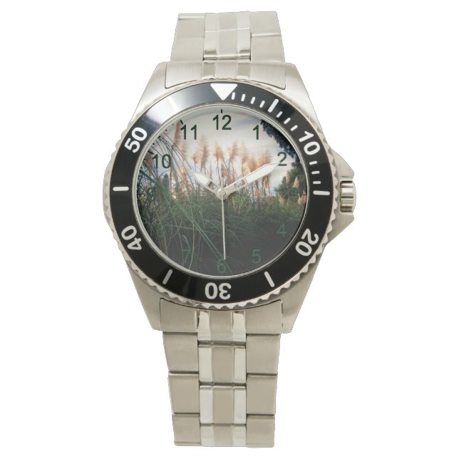 Whispers of the Wind: De Witte Pampas Grassen Horloge (Voorkant)
