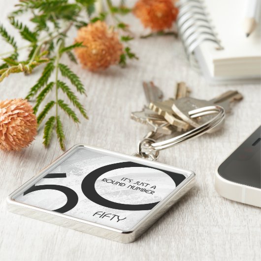 White 50 decade Birthdday Sleutelhanger (Zijkant)