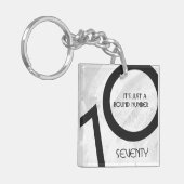 White 70 Decade Birthday Sleutelhanger (Voorkant Links)