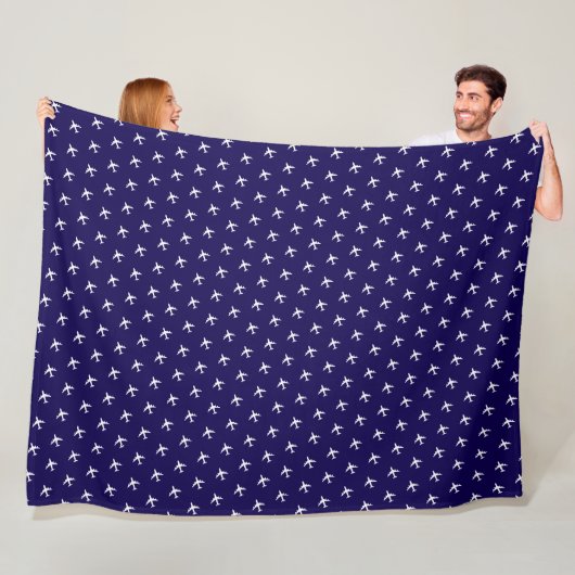 White Airplanes on Dark Blue Blanket for a Pilot Fleece Deken (In situ)