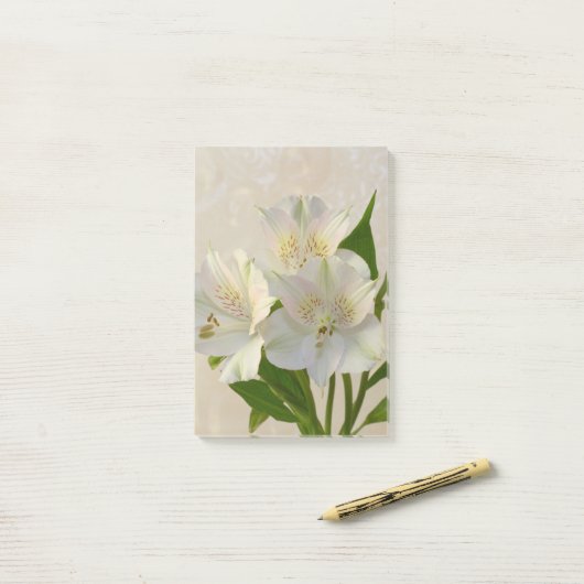 White Alstomeria Flowers Post-it® Notes (Op bureau)