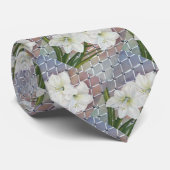 White Amaryllis Flowers in Waterverf Stropdas (Opgerold)