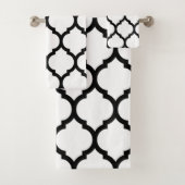 White and Black Moroccan Quatrefoil Pattern Bad Handdoek (Insitu)