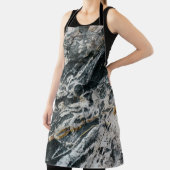 White and black rock formation schort (Insitu)