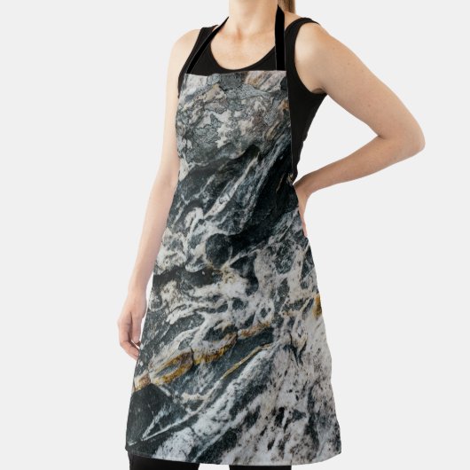 White and black rock formation schort (Insitu)