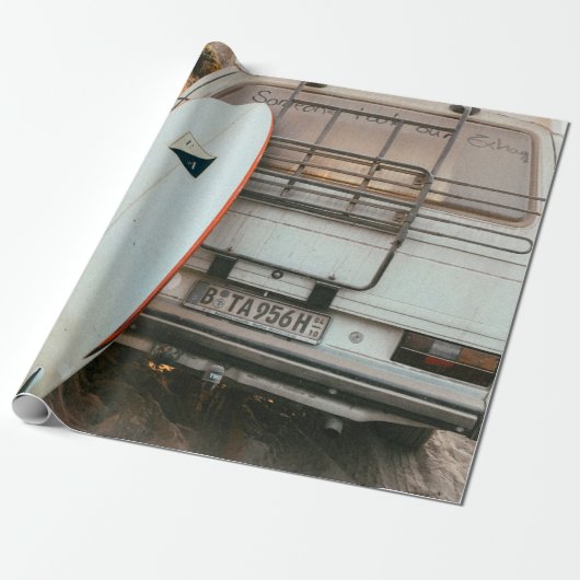 White and black surfboard cadeaupapier (Uitgerold)
