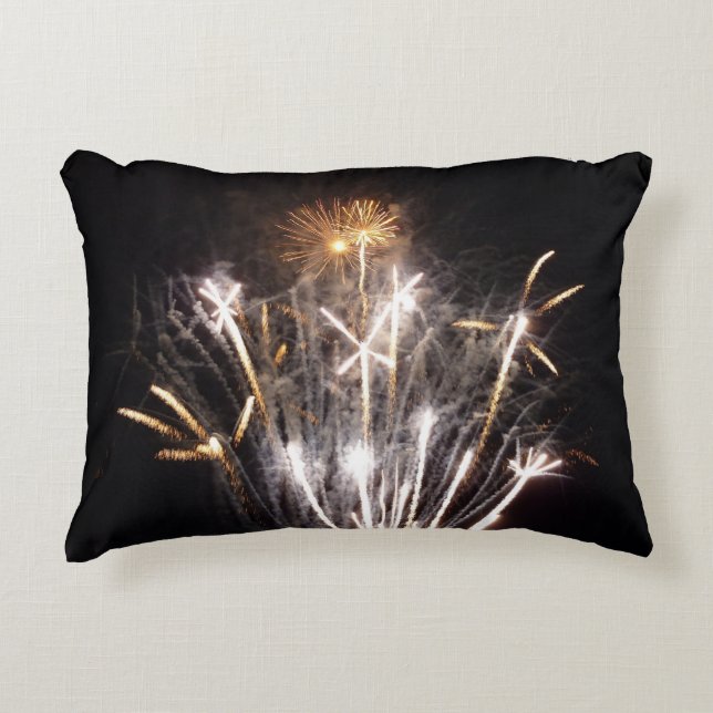 White and Gold Fireworks II Patriottic Celebration Accent Kussen (Voorkant)