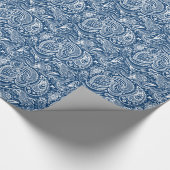 White and Navy Blue Floral Paisley Pattern Cadeaupapier (Hoek)