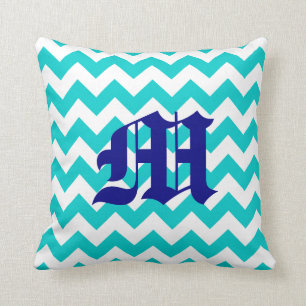 White Aqua Zigzag Pattern met Monogram Kussen