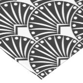 White Art Deco patroon op zwarte achtergrond Medium Tafelloper (Hoek)