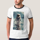 White Astronaut Graphic T-shirt: Stellar Style en  T-shirt (Voorkant)