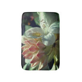 White azalea flower bloesem and bud badmat (Voorkant Verticaal)