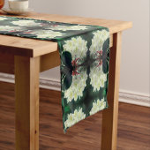 White Azalea Flower with Raindrops Abstract Korte Tafelloper (Voorbeeld)